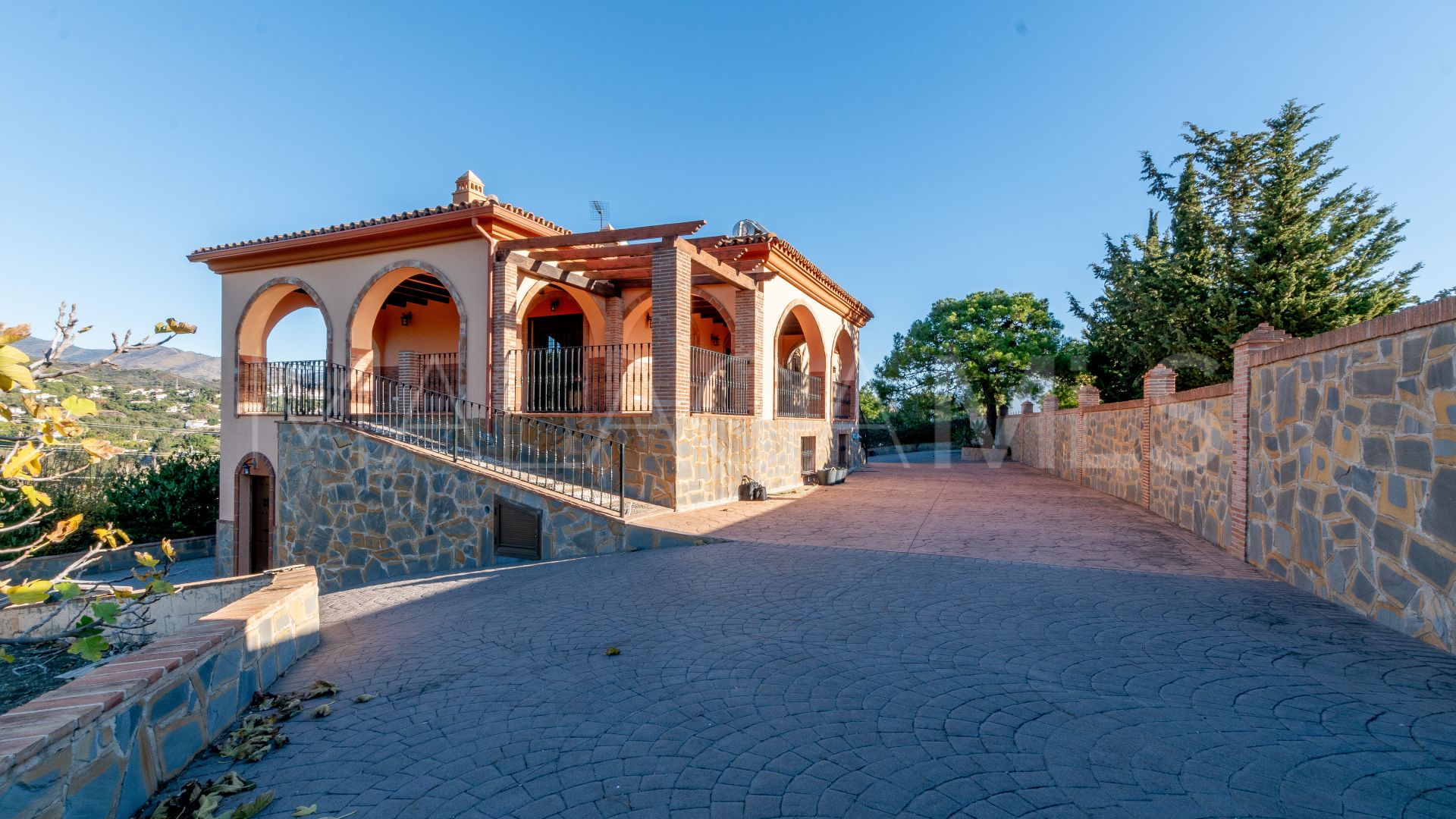 Villa for sale in El Padron