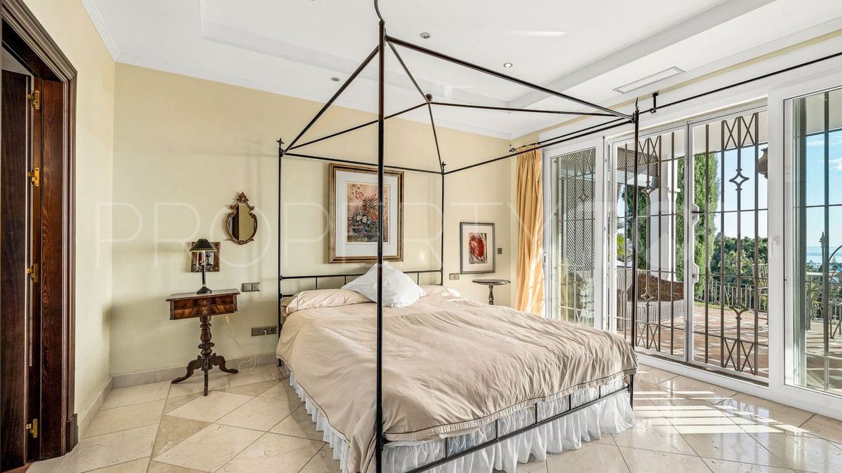5 bedrooms Rio Real villa for sale