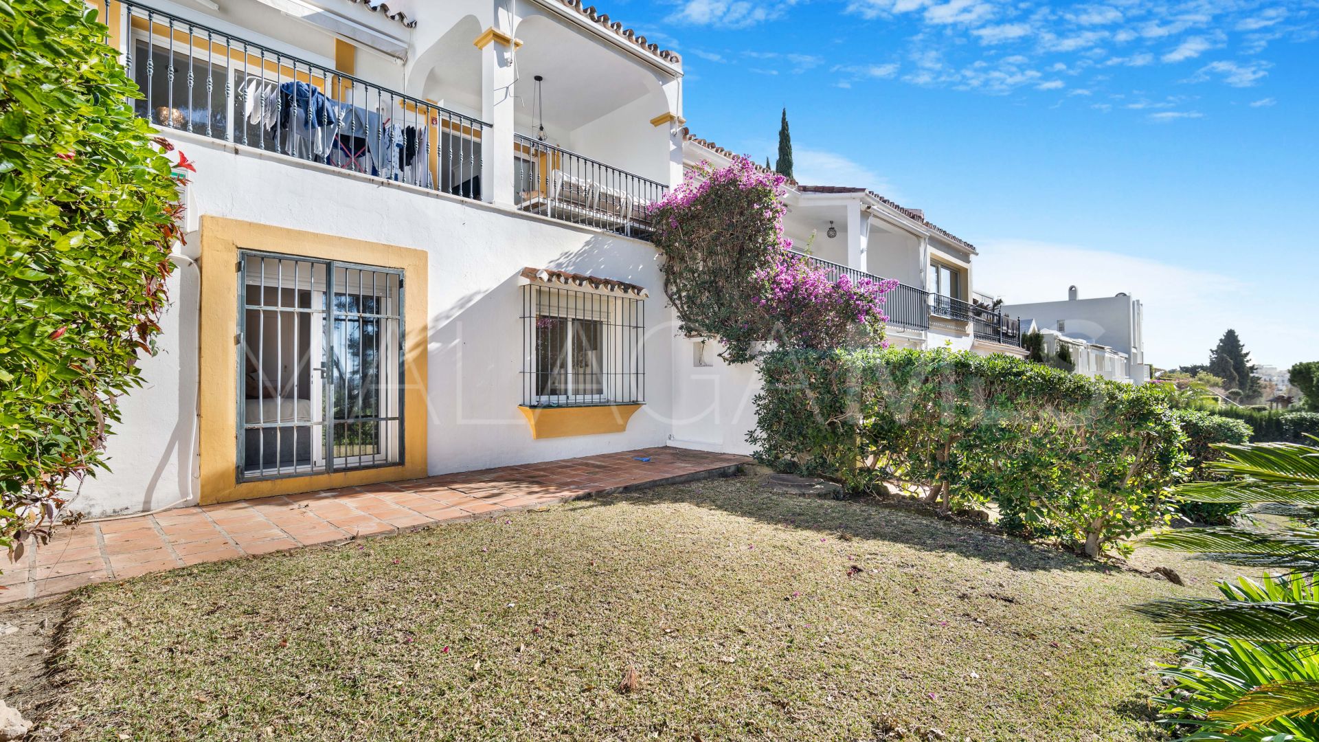 Town house for sale in Nueva Andalucia with 2 bedrooms