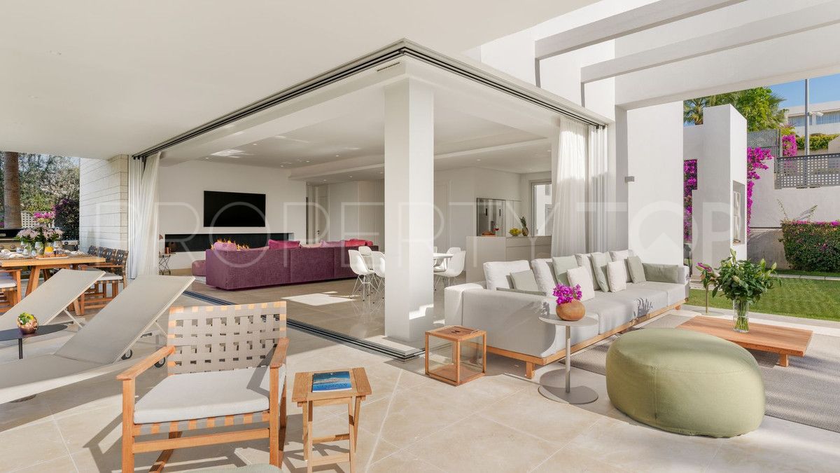 Villa en venta de 4 dormitorios en Rio Real