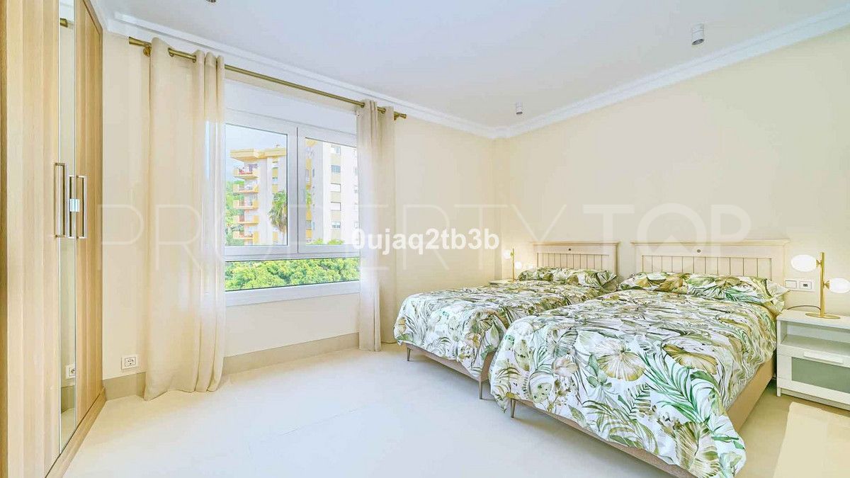 Apartamento en venta en Marbella Centro con 4 dormitorios