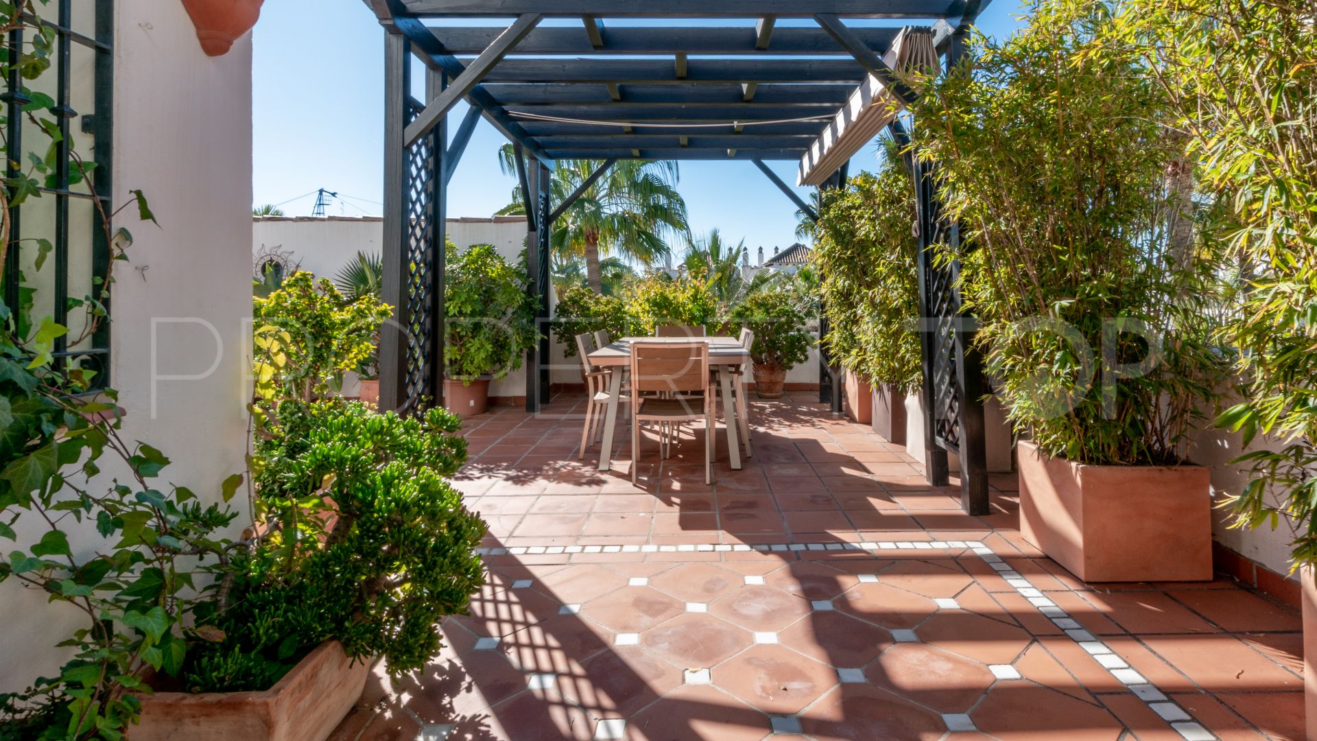 Atico duplex en venta en Marbella - Puerto Banus con 3 dormitorios