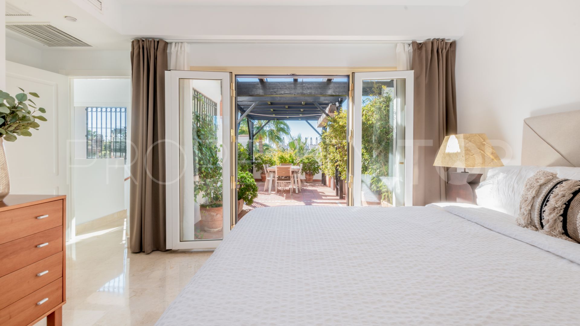 Atico duplex en venta en Marbella - Puerto Banus con 3 dormitorios
