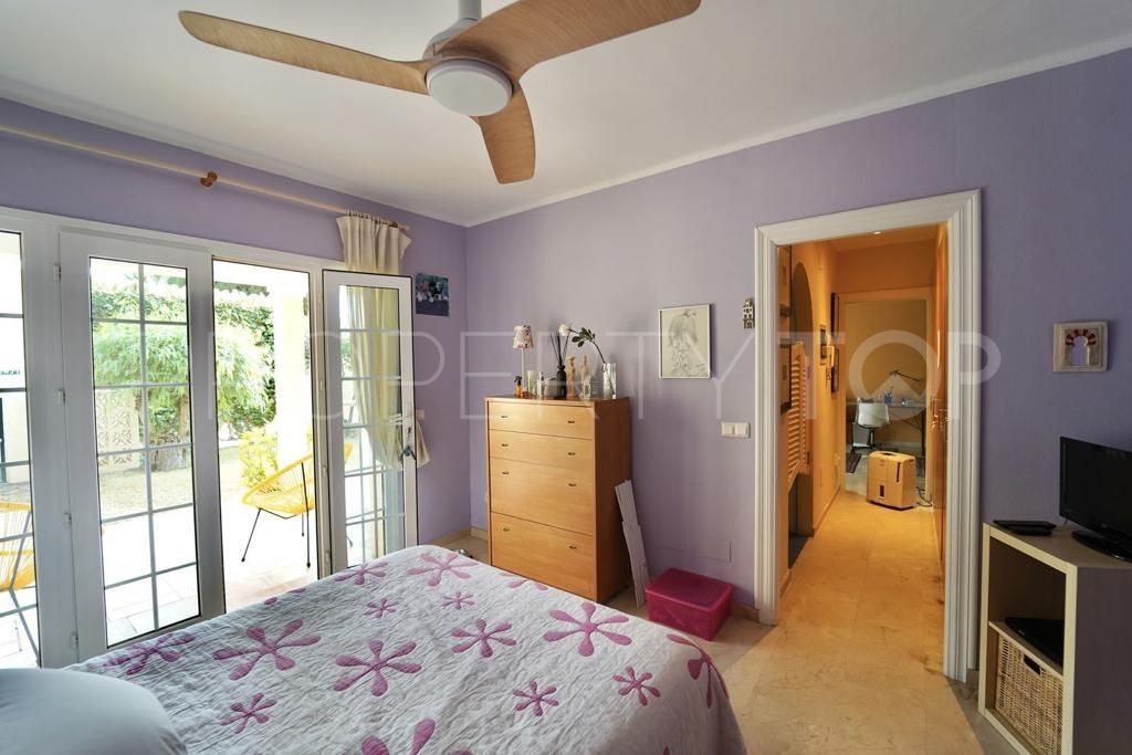 Comprar villa con 5 dormitorios en La Capellania