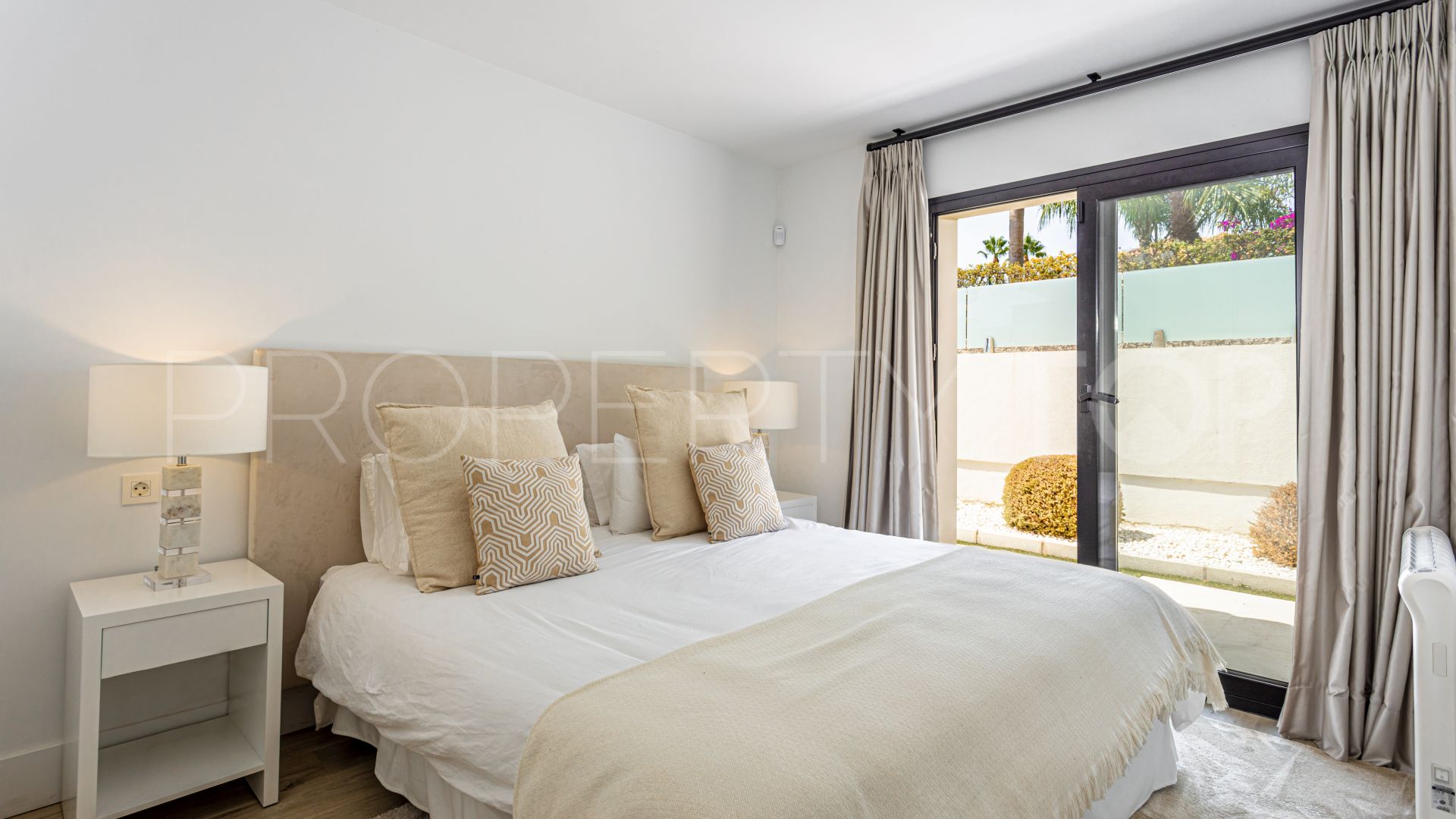 Villa with 4 bedrooms for sale in Cortijo Blanco