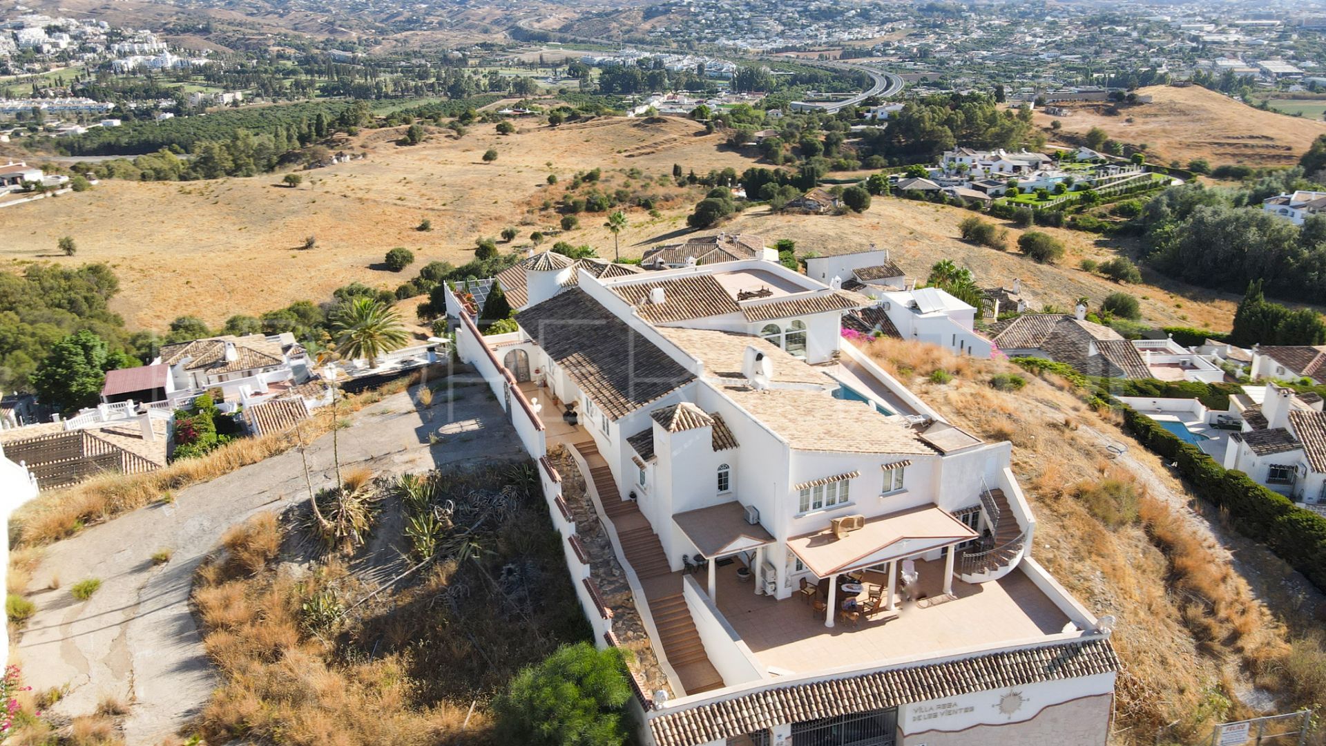 Villa for sale in Cerros del Aguila