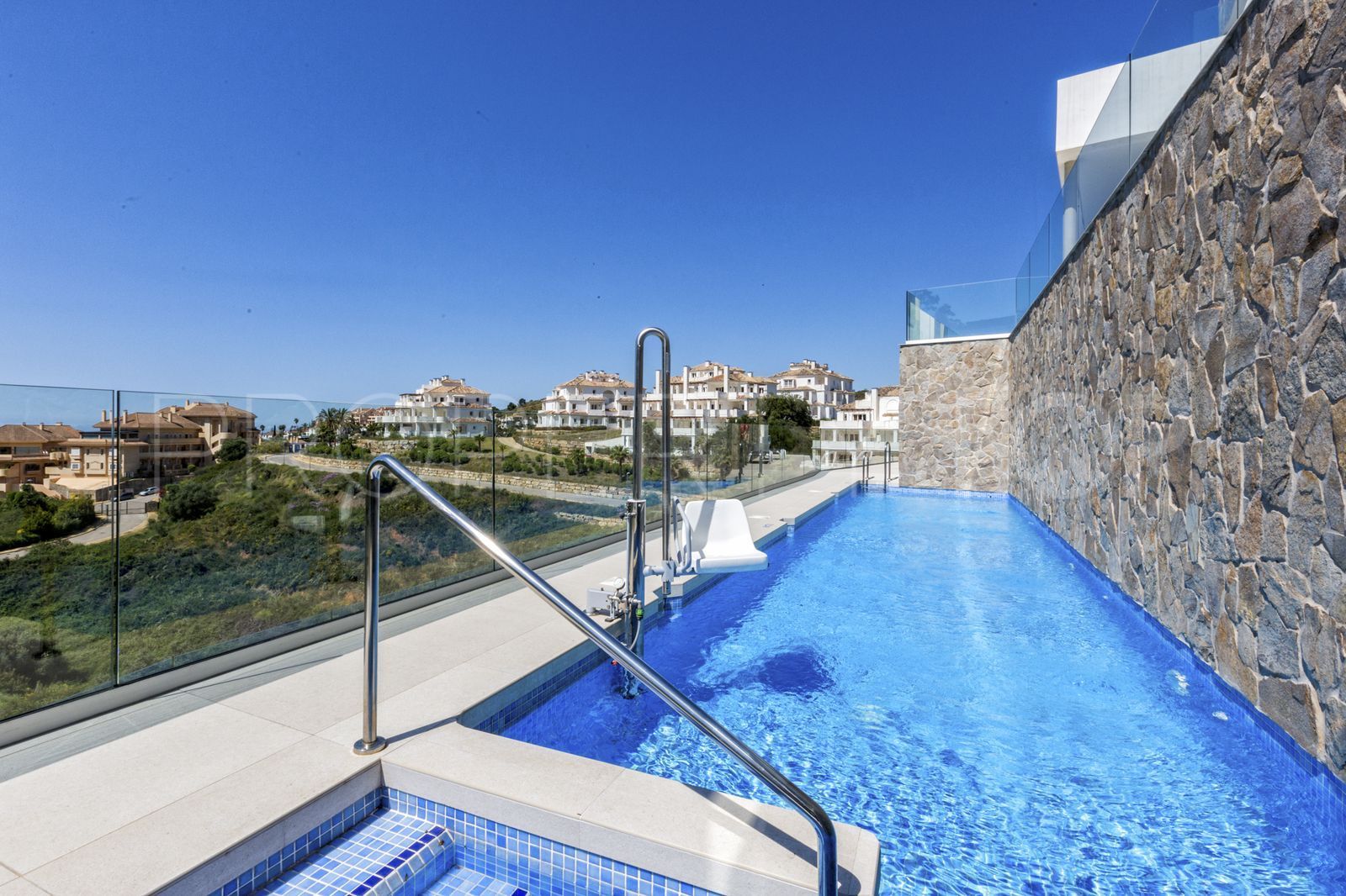 Apartment for sale in La Morelia de Marbella with 3 bedrooms