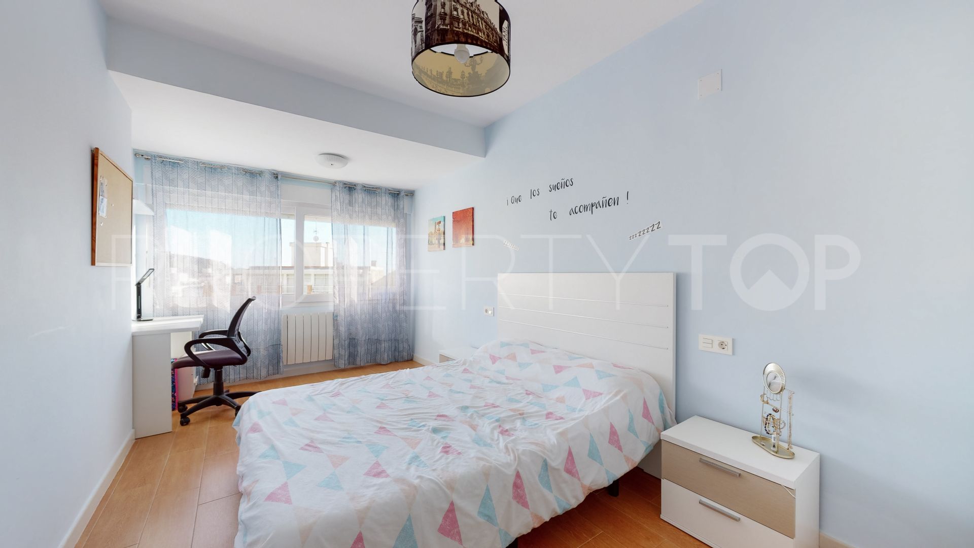 Alicante Centro, apartamento de 4 dormitorios en venta