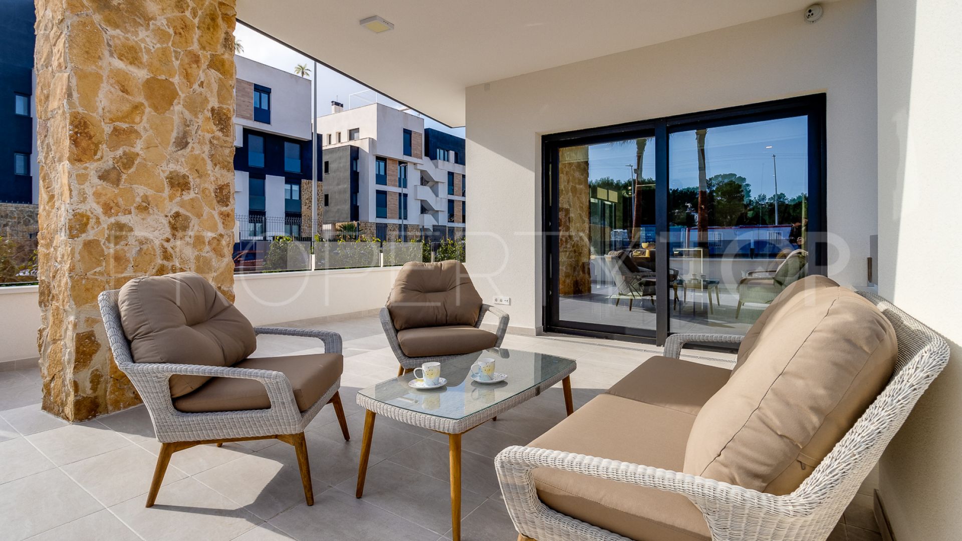 Apartamento de 2 dormitorios en venta en Playa Flamenca