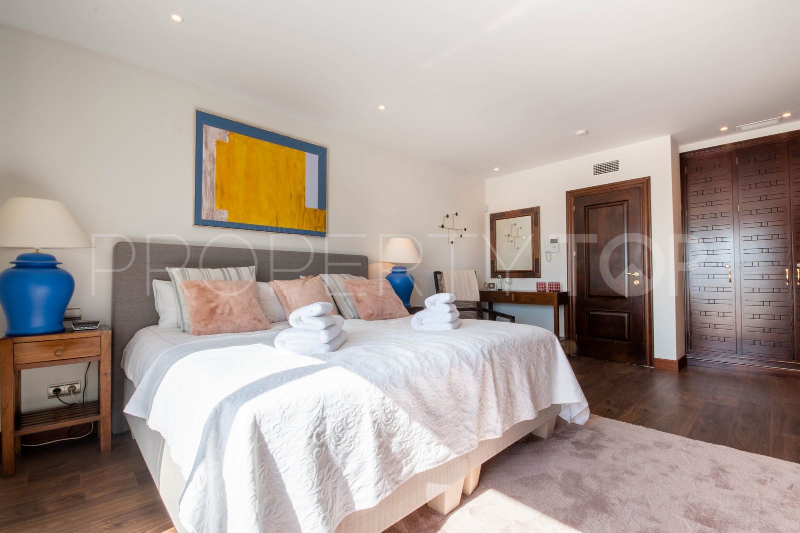 Comprar villa con 5 dormitorios en Los Monteros