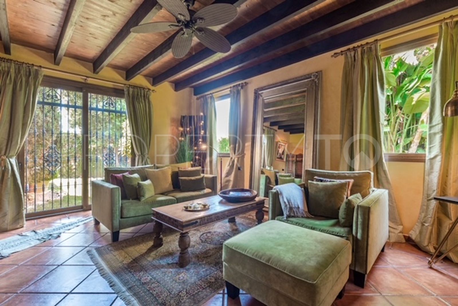 For sale villa with 4 bedrooms in Los Naranjos