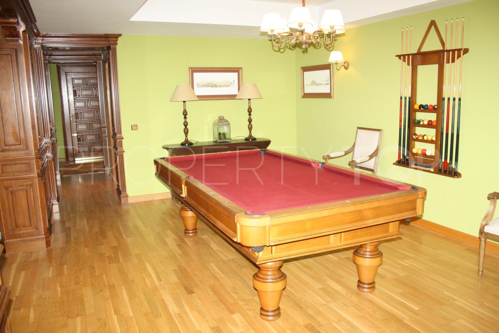 Buy villa in La Quinta with 5 bedrooms