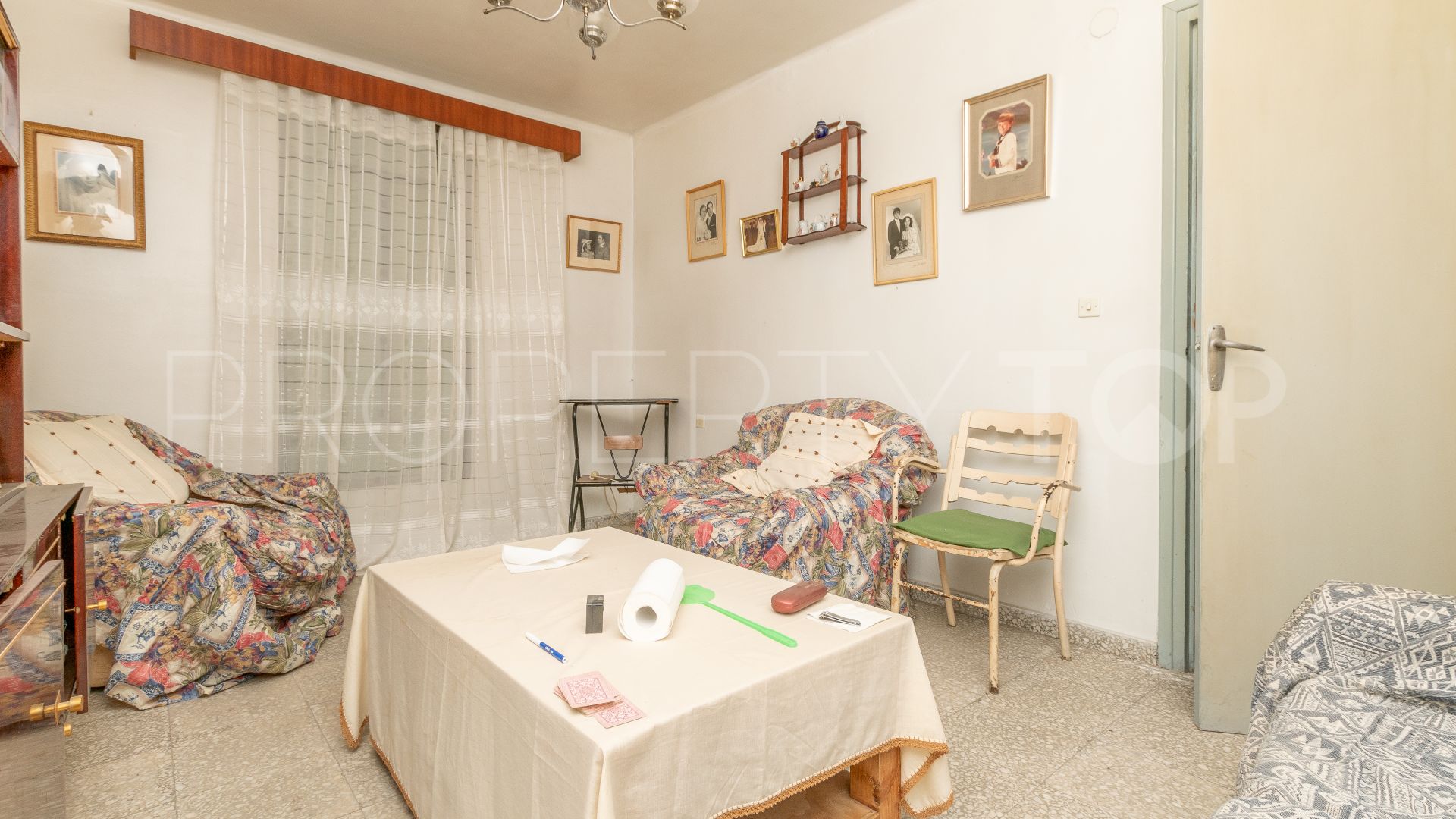 Estepona Centro, adosado con 5 dormitorios en venta