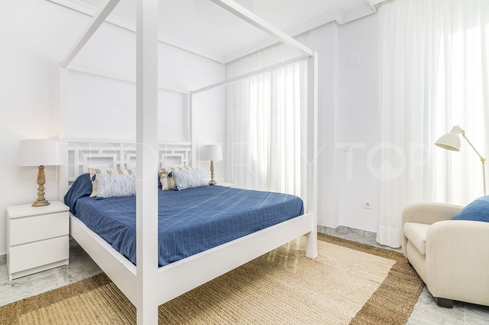 Bahia de Marbella, adosado a la venta de 4 dormitorios