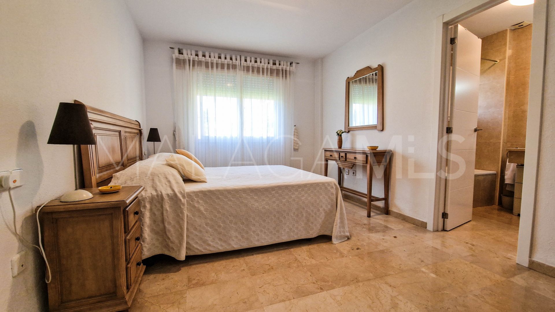 Apartamento planta baja for sale with 3 bedrooms in La Duquesa