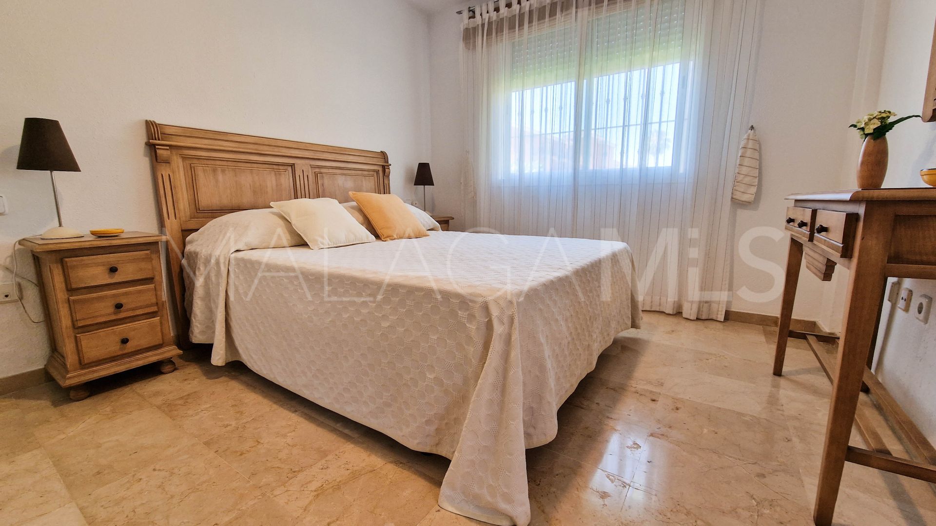 Apartamento planta baja for sale with 3 bedrooms in La Duquesa