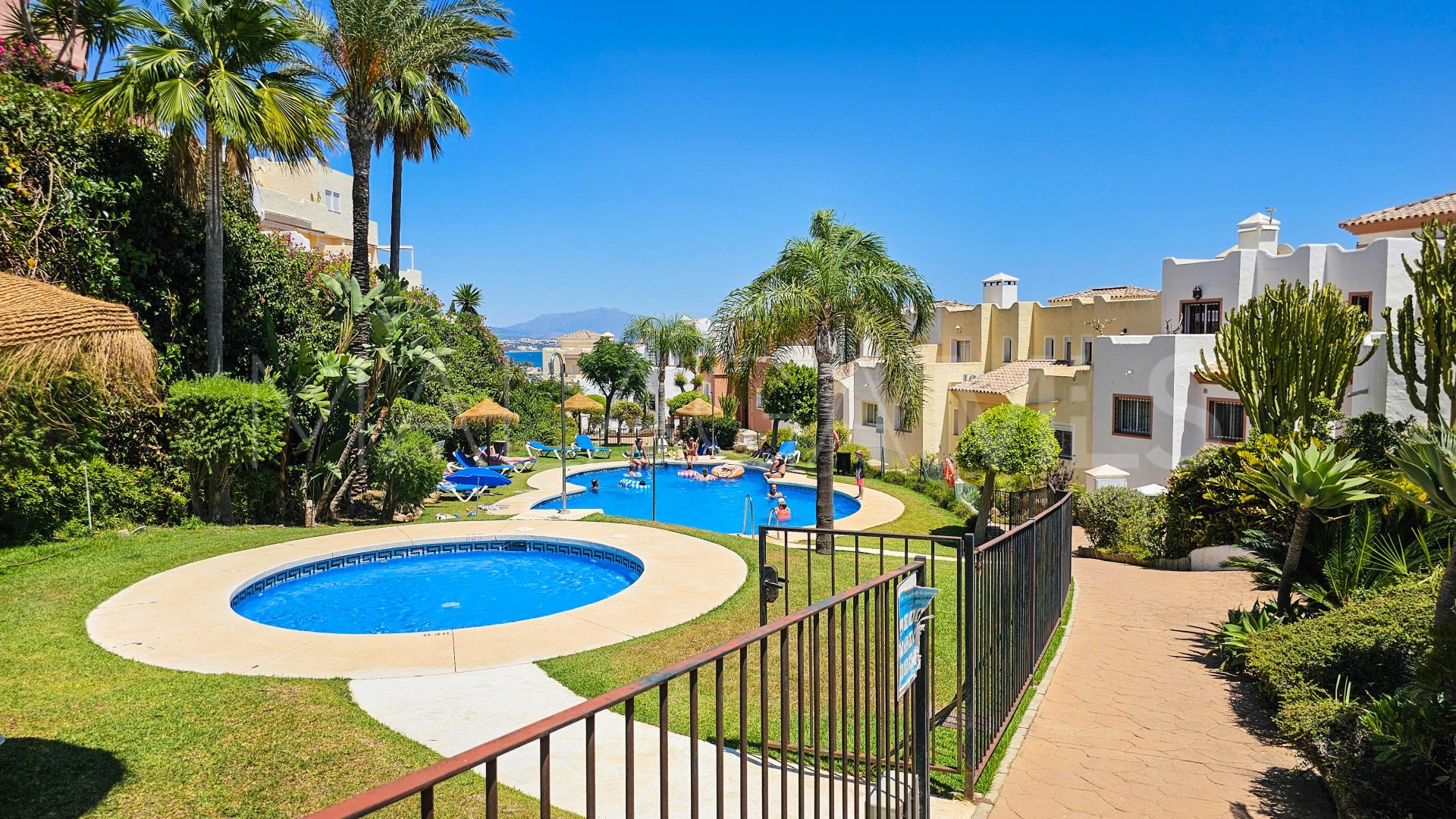 For sale ground floor apartment in Bahia de Casares with 2 bedrooms