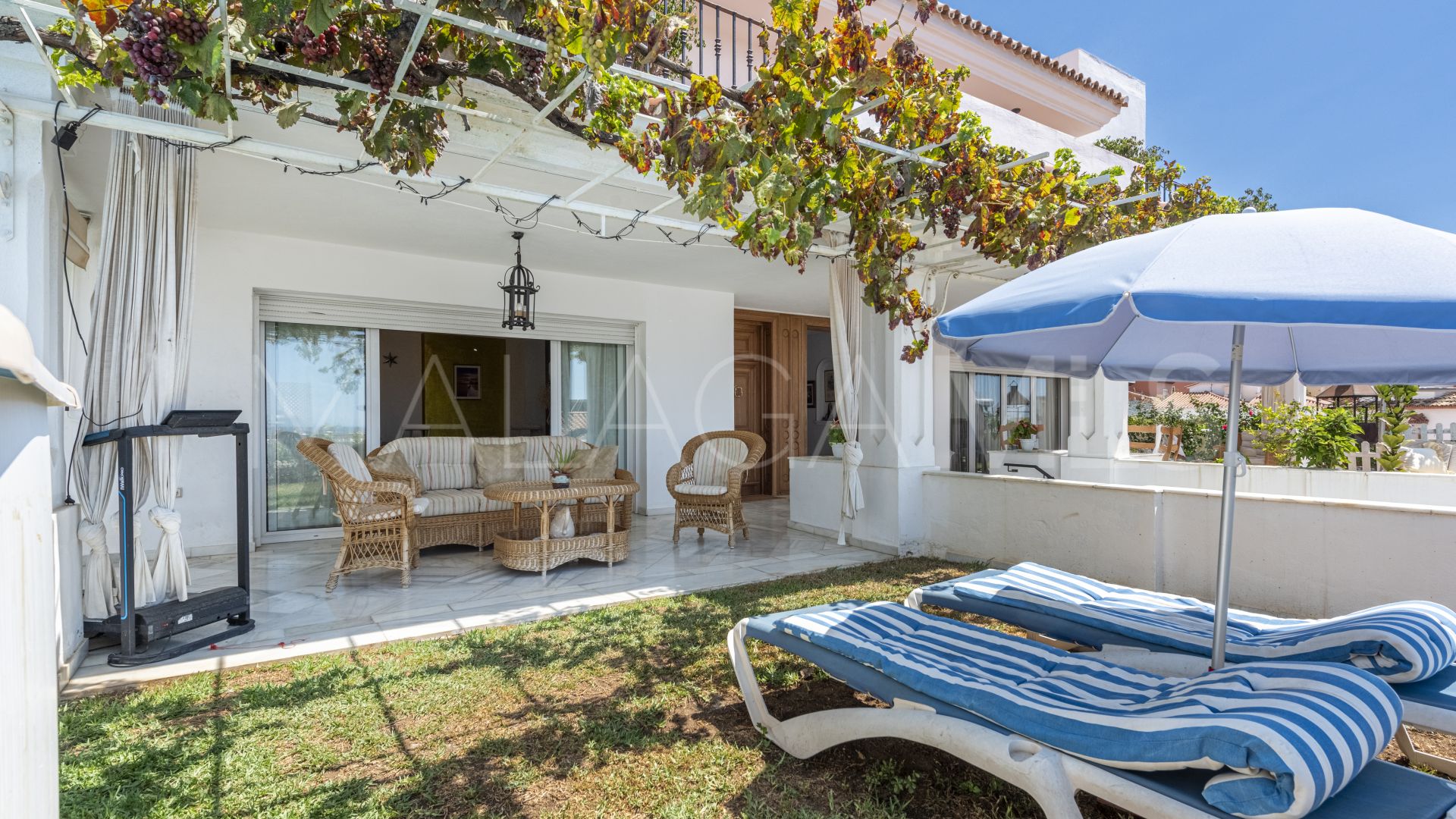 Buy villa with 5 bedrooms in Marbella City