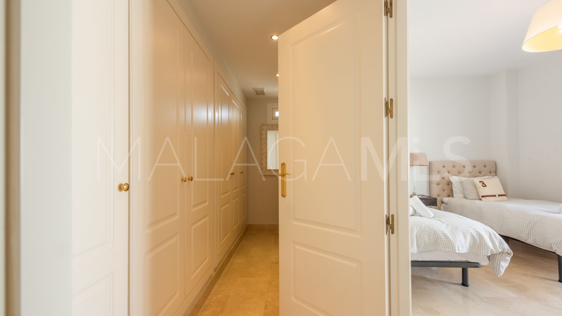 Se vende atico duplex in San Pedro de Alcantara de 2 bedrooms