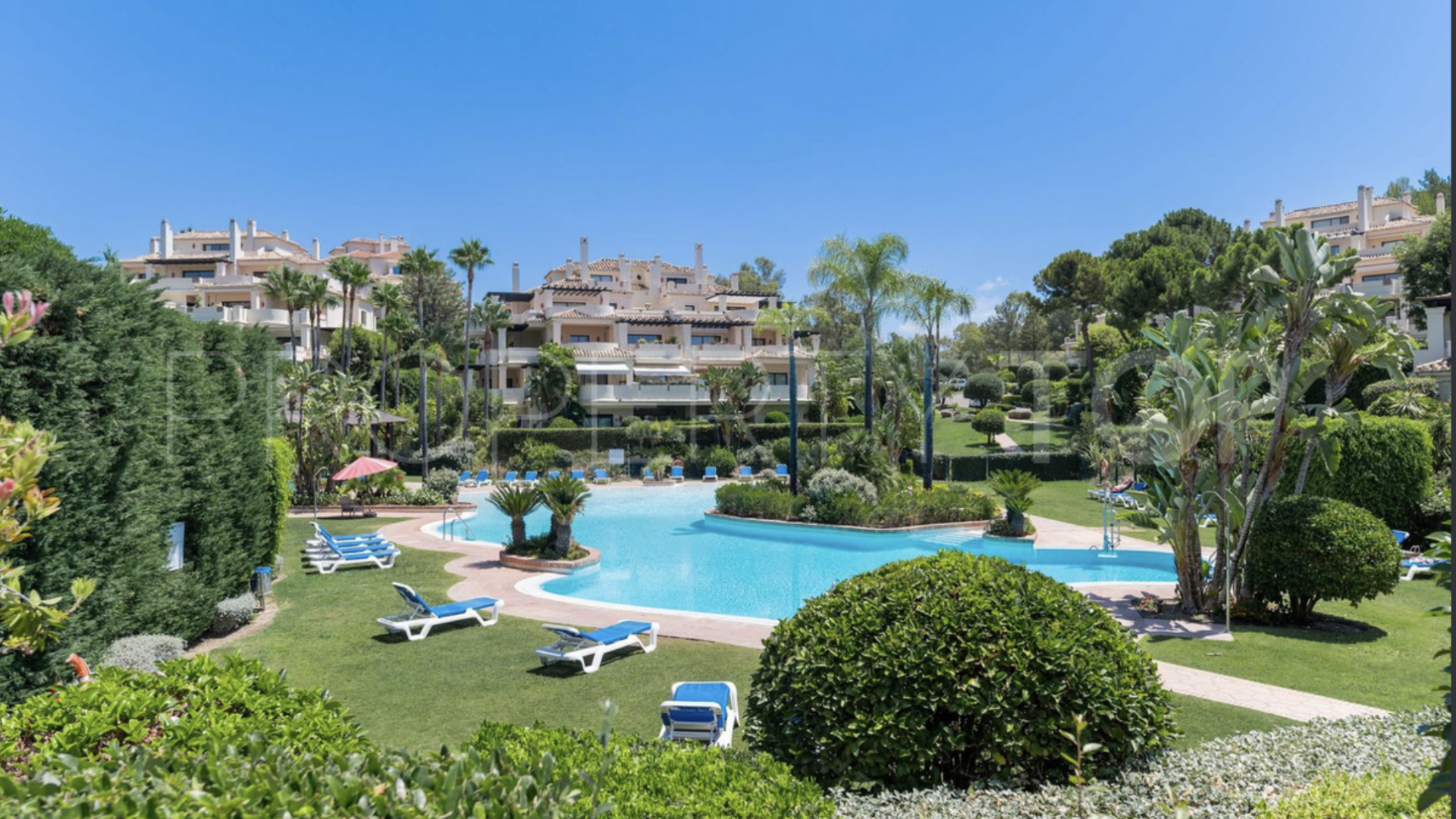 For sale Benahavis ground floor apartment