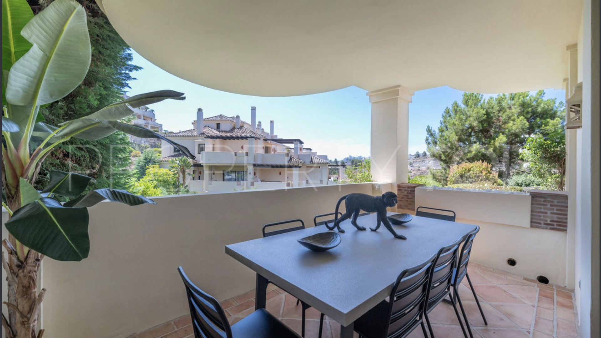 For sale Benahavis ground floor apartment