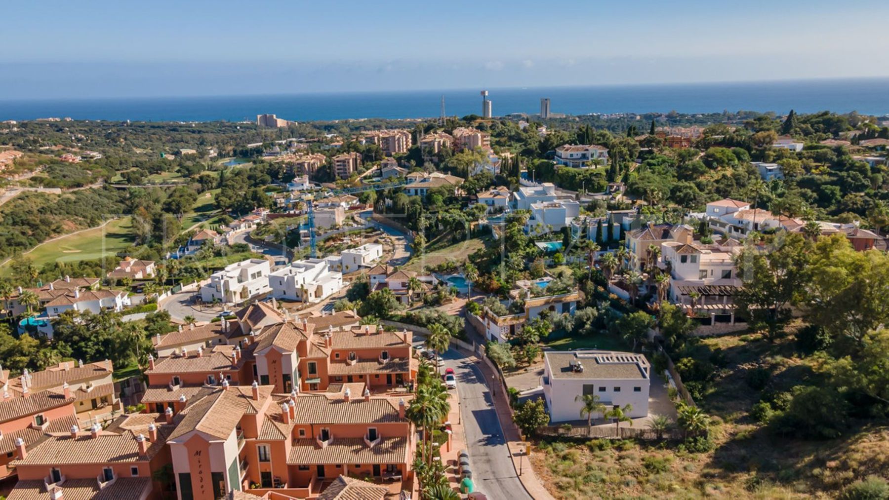 Buy duplex penthouse in Elviria with 3 bedrooms