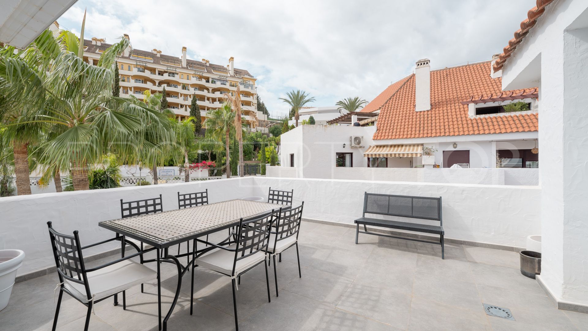 3 bedrooms penthouse in Nueva Andalucia for sale