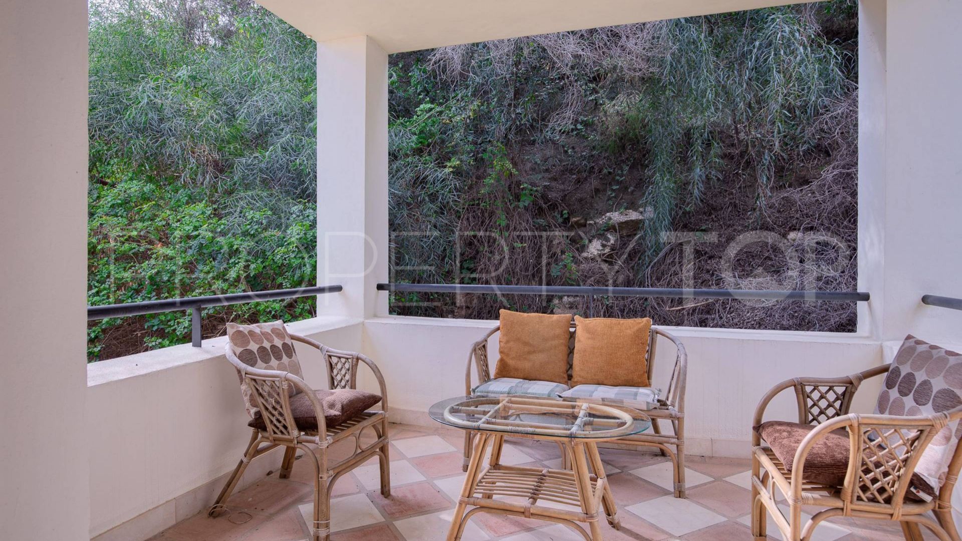 Buy villa in Los Arqueros