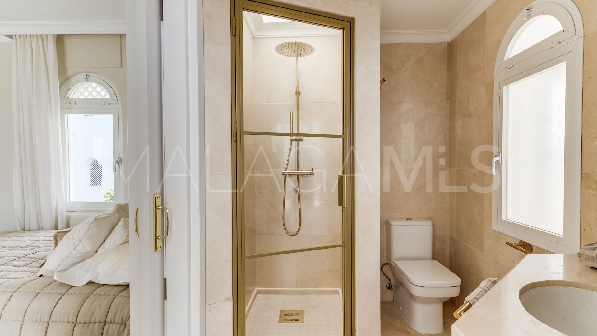 For sale penthouse in Jardines Colgantes