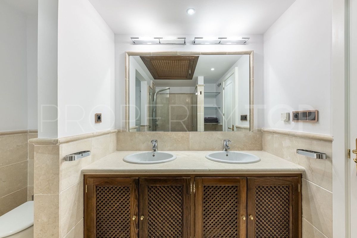 1 bedroom Rio Real ground floor apartment for sale