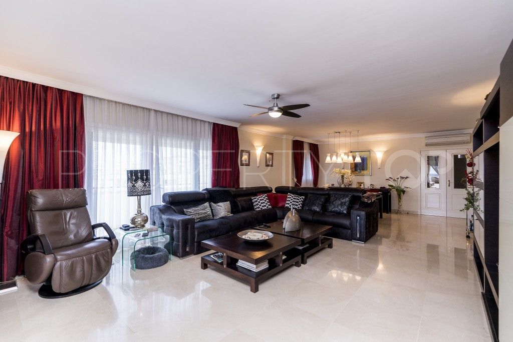 For sale penthouse with 3 bedrooms in Playa Bajadilla - Puertos