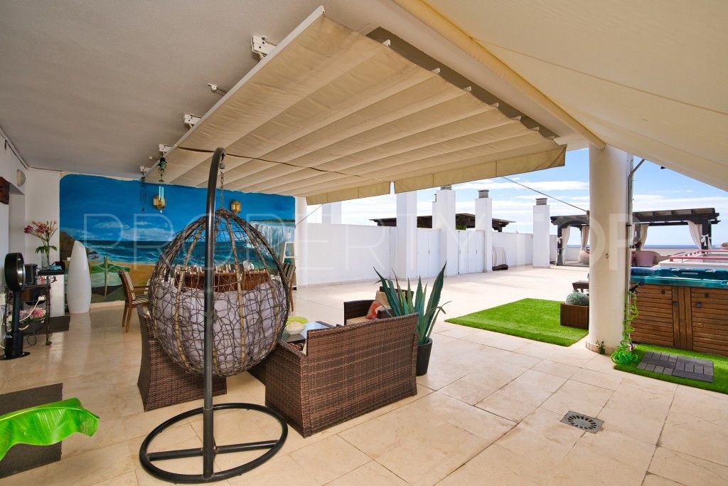 For sale penthouse with 3 bedrooms in Playa Bajadilla - Puertos