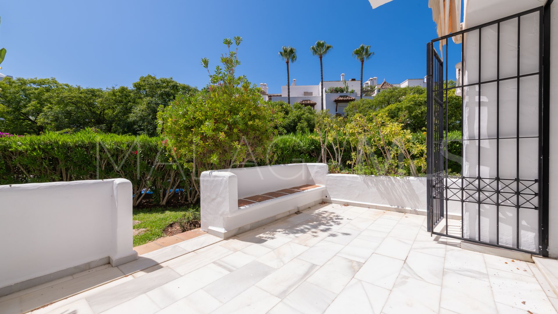 Appartement rez de chaussée for sale in Alhambra del Mar