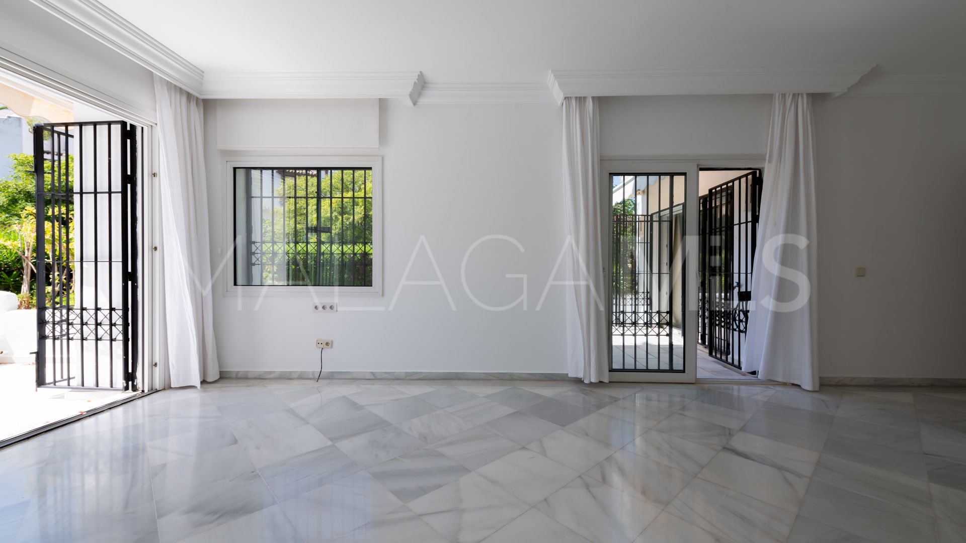 Appartement rez de chaussée for sale in Alhambra del Mar