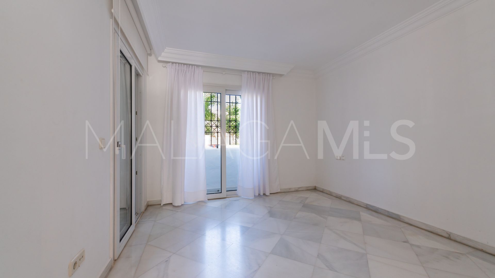 Appartement rez de chaussée for sale in Alhambra del Mar