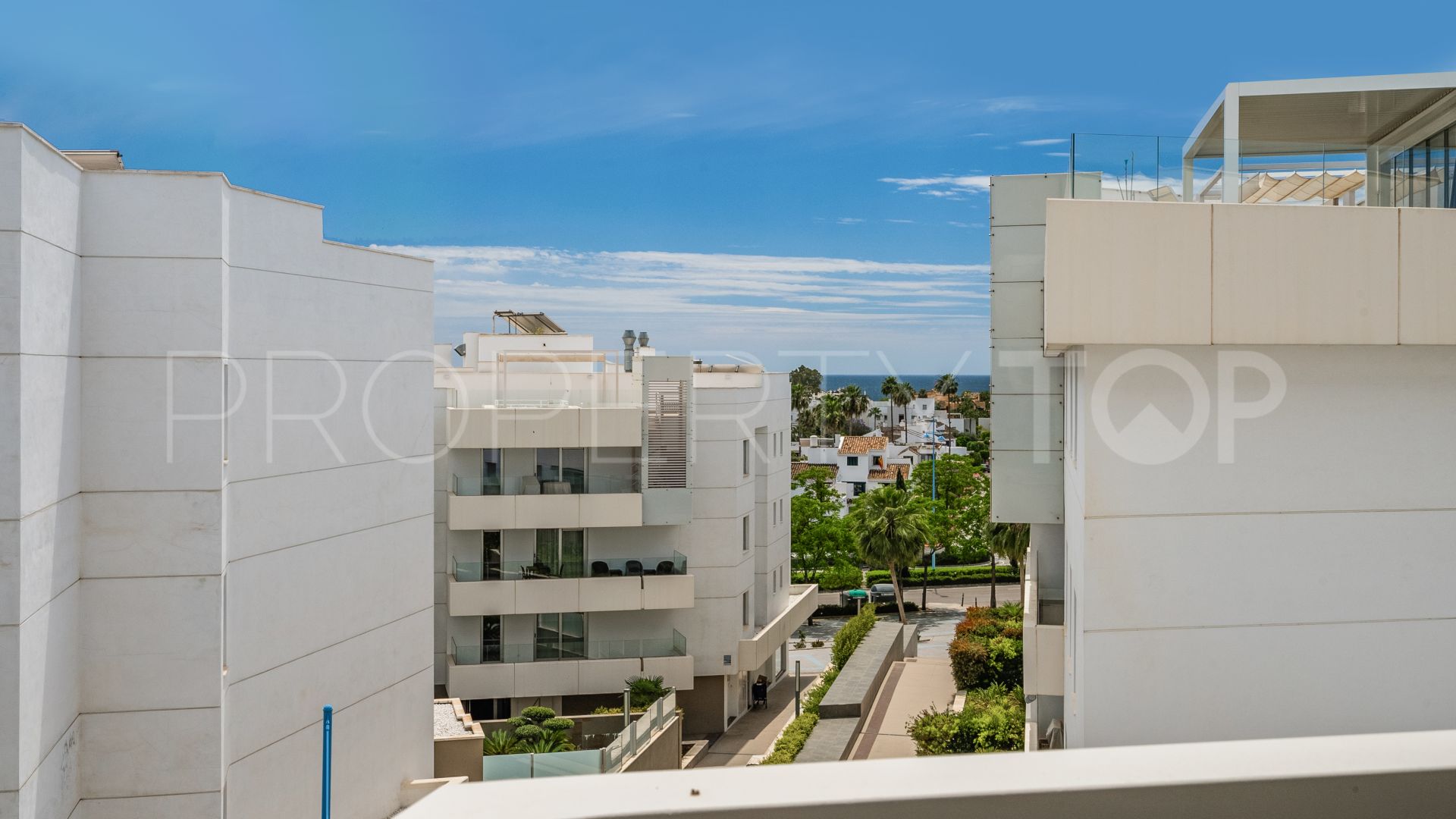 Atico duplex en venta en Los Arqueros Beach