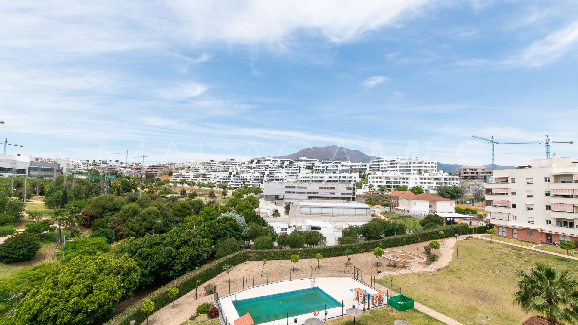 Zweistöckiges penthouse for sale in Estepona Puerto