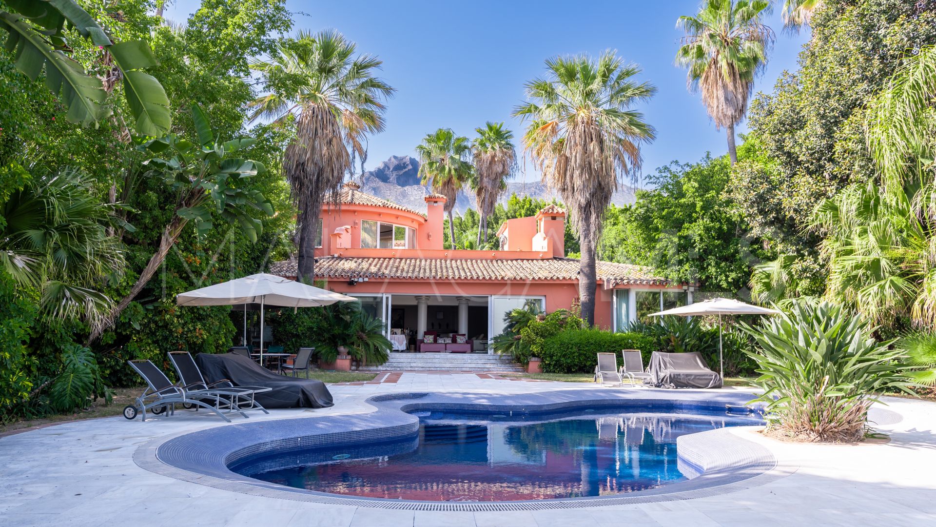 Villa for sale in Rocio de Nagüeles