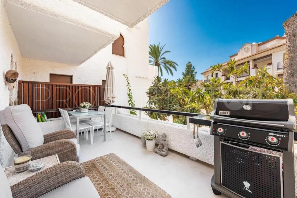 Town house for sale in Nueva Andalucia