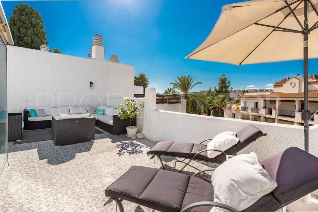 Town house for sale in Nueva Andalucia