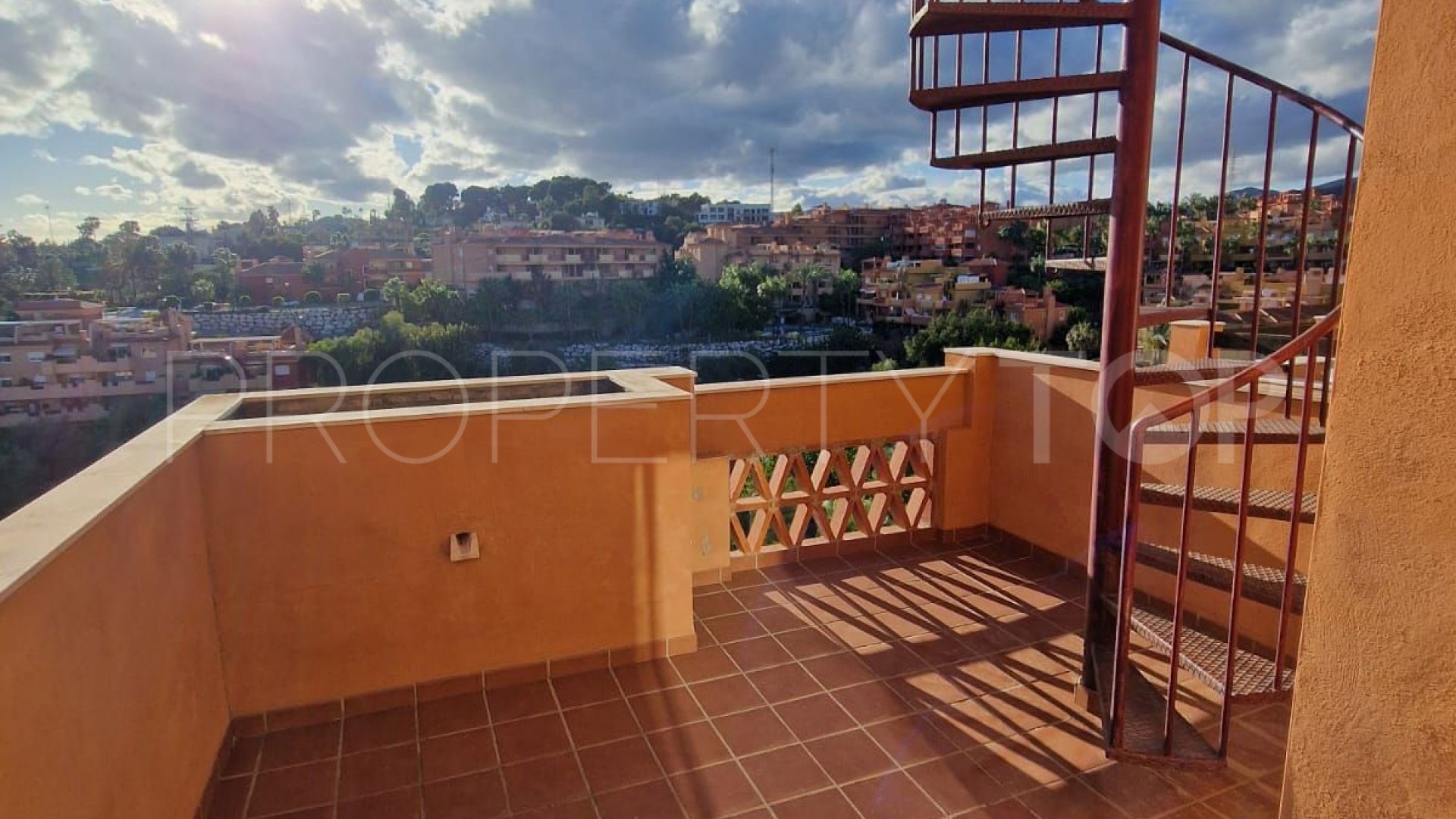 For sale 2 bedrooms penthouse in La Reserva de Marbella