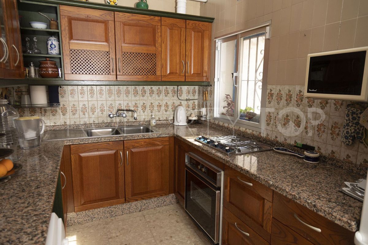 For sale 4 bedrooms villa in Fuengirola Centro