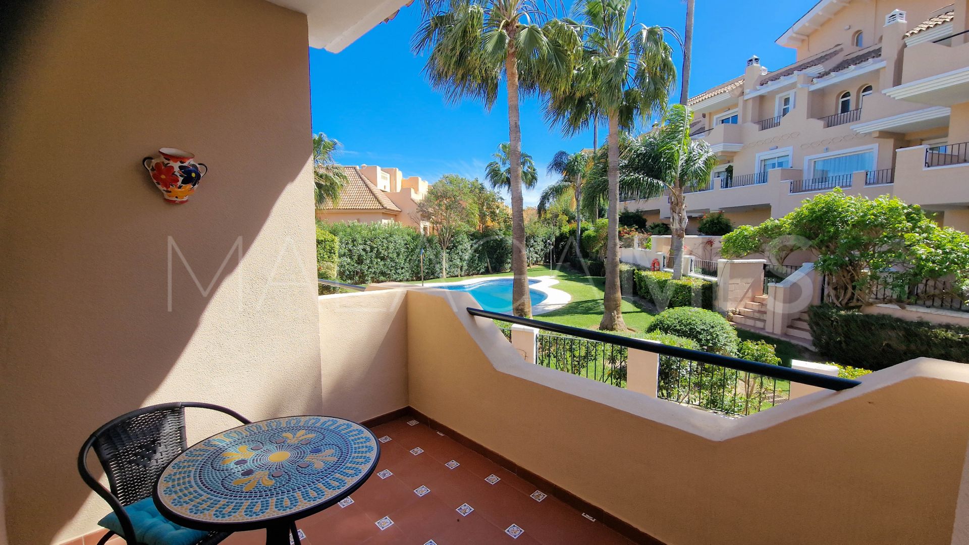 Buy town house in La Duquesa