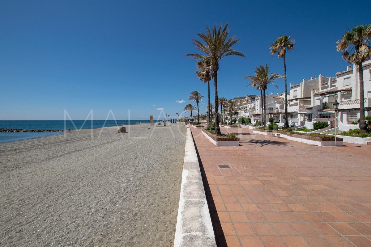 Buy town house in La Duquesa