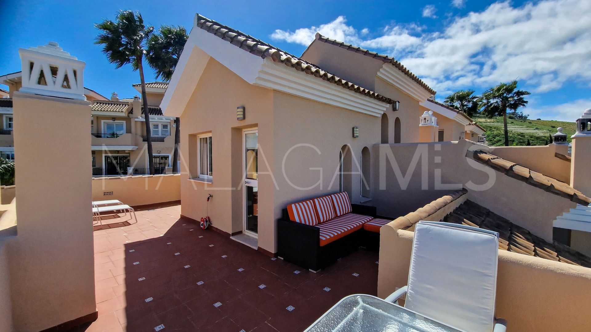 Buy town house in La Duquesa