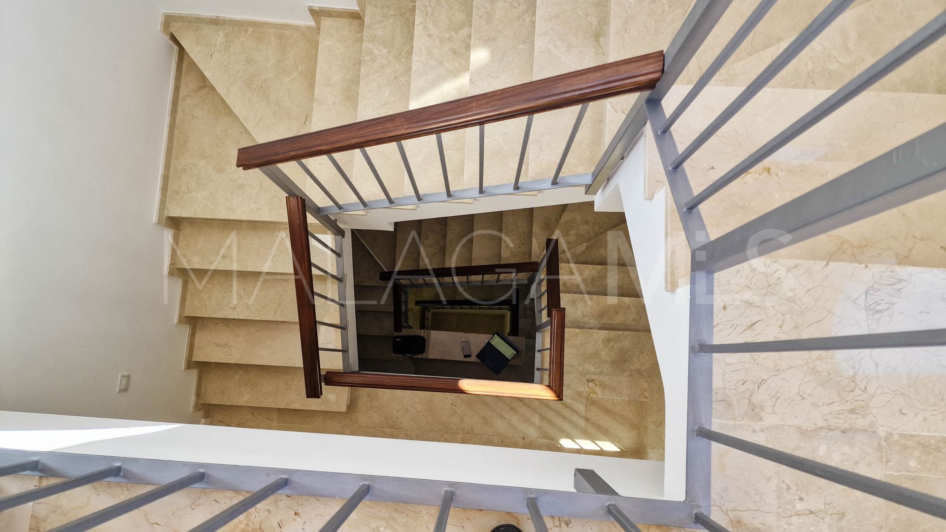 Buy town house in La Duquesa