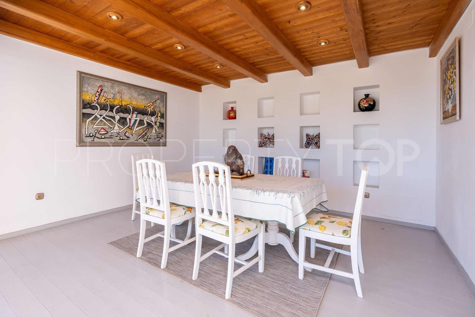 Villa en venta en San Pedro de Alcantara con 5 dormitorios