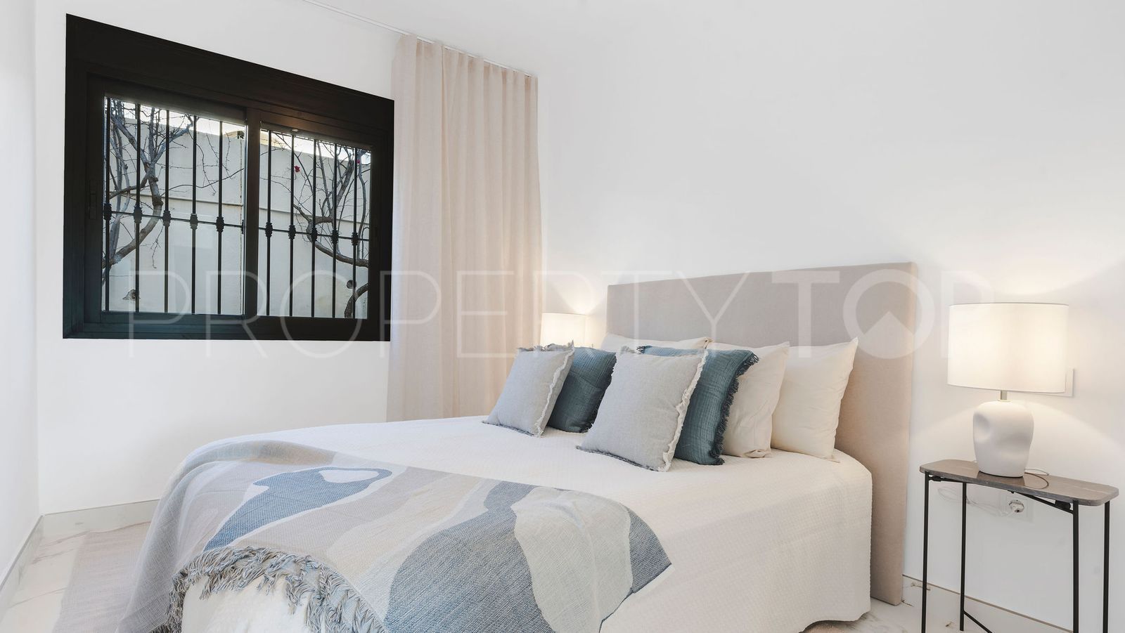 Comprar apartamento planta baja con 3 dormitorios en La Quinta
