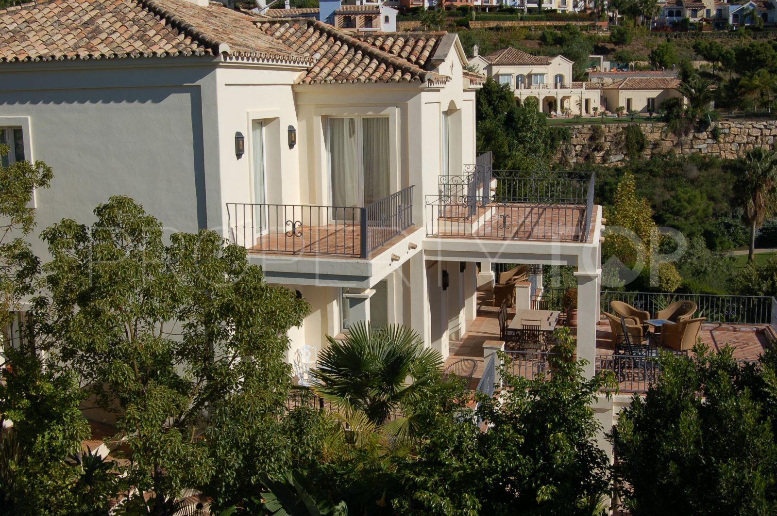 Buy 5 bedrooms villa in Los Arqueros