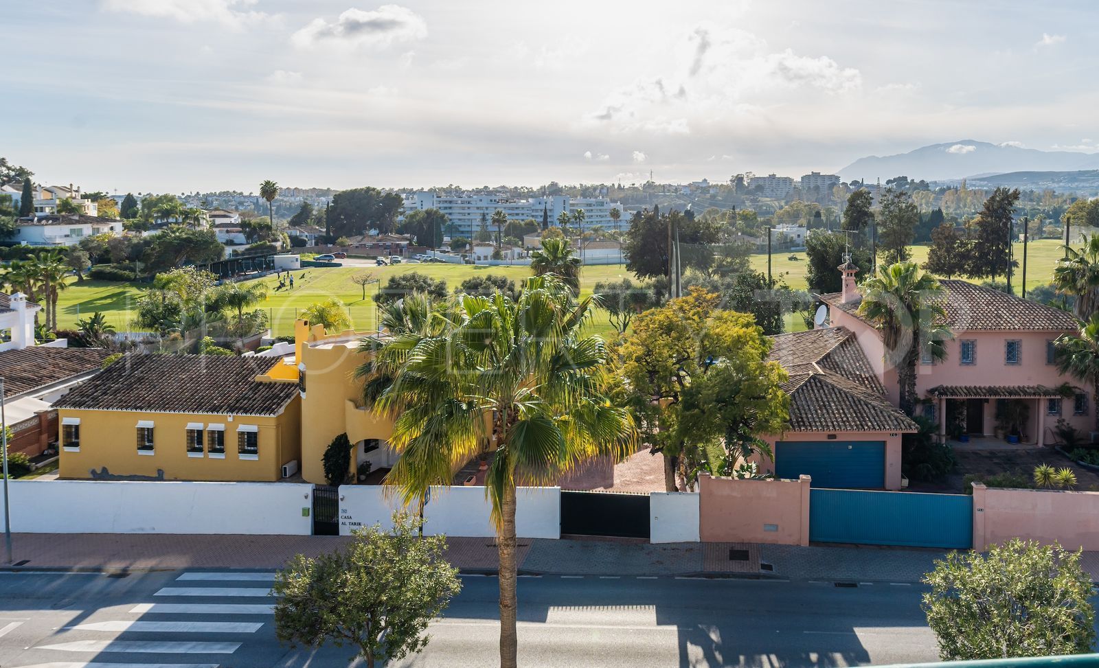 Atico duplex en venta con 4 dormitorios en Guadalmina Alta